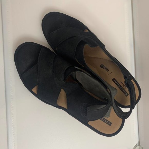 Collections by Clark’s soft cushion shoes - Picture 3 of 9